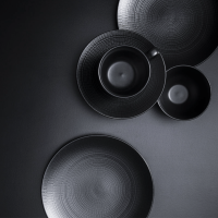 Design texturé noir pierre de lave, élégant et moderne.