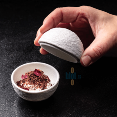 ⚪ Intérieur lisse d’une sphère blanche petit modèle en porcelaine