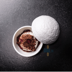 ⚪ Détail du couvercle granité d’une sphère INSITU petit format