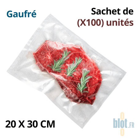 Sac sous vide gaufré 20x30 cm contenant un morceau de viande avec romarin