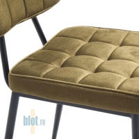 Assise matelassée de la chaise LIPARI vert olive en détail