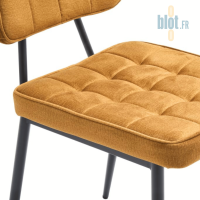 Chaise LIPARI moutarde assise rembourrée détail capitons