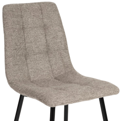 Chaise CARLA taupe en tissu avec pieds métal noir – vue de trois quarts avant