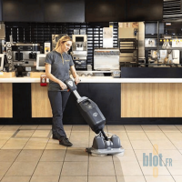 Nettoyage sol restaurant avec autolaveuse compacte 244NX
