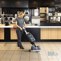 Nettoyage sol restaurant avec autolaveuse compacte 244NX