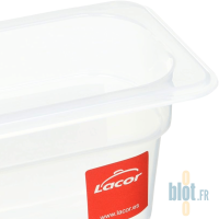 Gros plan du bord et de l’angle du bac GN 1/9 en polypropylène transparent