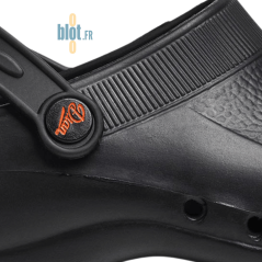 Détail de la bride latérale et de la texture du sabot EVA noir T44.