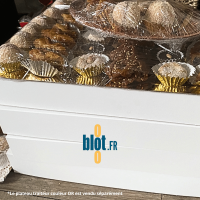 Boîte traiteur refermable 25×34×6 cm en carton contrecollé pour buffets et cocktails.