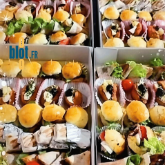 (X25) – Boîte traiteur - Carton blanc - (28X42X6 CM)