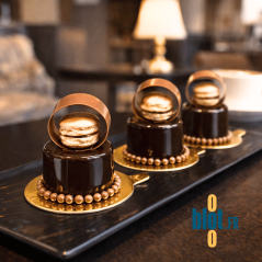 Plateau dégustation rond à languette or noir pour vitrine pâtisserie