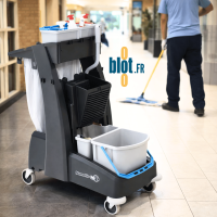 Chariot de ménage MM-4T Numatic en situation réelle nettoyage de sol