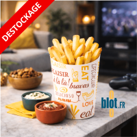 Gobelet à frites jetable carton blanc avec sauces sur comptoir