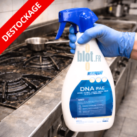 Nettoyant désinfectant DNA PAE citron 750 ml posé sur meuble vasque dans une cuisine pro encrassée.