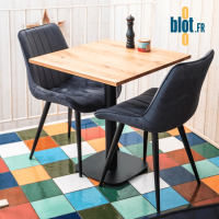 table bistrot bois avec chaises PAMELA grises mobilier professionnel restauration