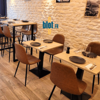 chaises SHELBY cognac dans restaurant mobilier professionnel restauration structure métal