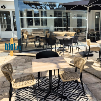 chaise MALINDI beige / naturel avec structure aluminium noir et assise en corde polyester