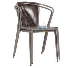 fauteuils DAISY muscade empilés pour visualiser le rangement et le gain de place