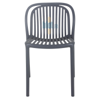 chaise SERENA anthracite de face avec dossier ajouré enveloppant et assise à lattes style terrasse contemporaine