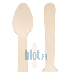 Vue détaillée d'une petite cuillère en bois 11 cm avec finition naturelle en bouleau