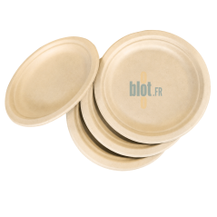 Assiettes rondes en bagasse naturelle 23 cm présentées empilées