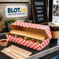 Boîte panini carton rouge utilisée en restauration rapide pour la vente à emporter et le snacking