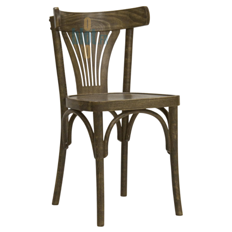 Chaise MONTANA en hêtre patiné vintage vue de trois quarts avant, avec dossier ajouré et assise en bois